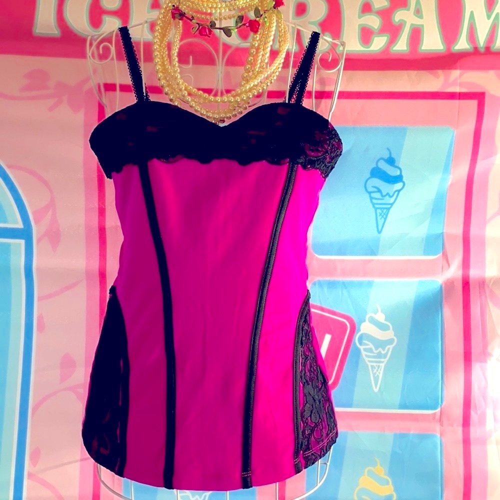 Corset style fuchsia cami with shelf bra & black lace